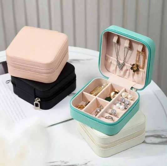 ✈️ Compact Travel Leather Jewelry Organizer Box – Portable & Stylish Pocket Case 💼