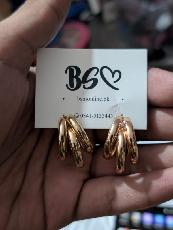 🖤 Punk Oval Hoop Earrings – U-Shaped Geometric Metallic Style for Women ⚡
