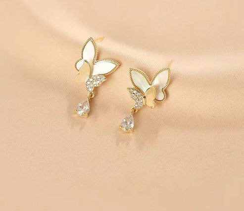 🦋 Double Butterfly Hanging Pearl Earrings